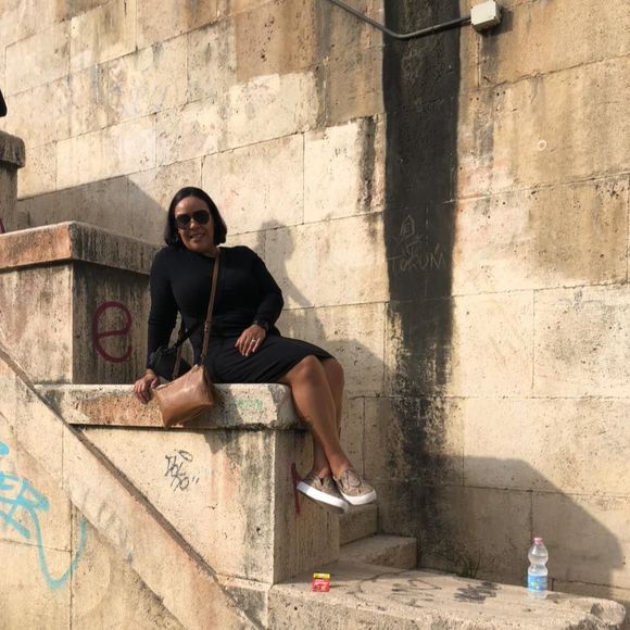 Meet your Posher, Angela - Picture 1 of 1